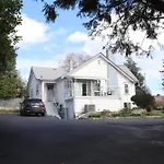 Victoria Gorge Waterway Vacation Home